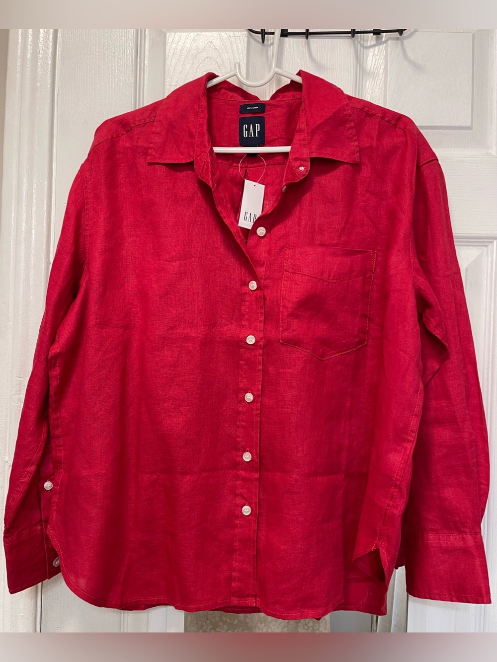 GAP women’s  Red Linen Button-Down Shirt